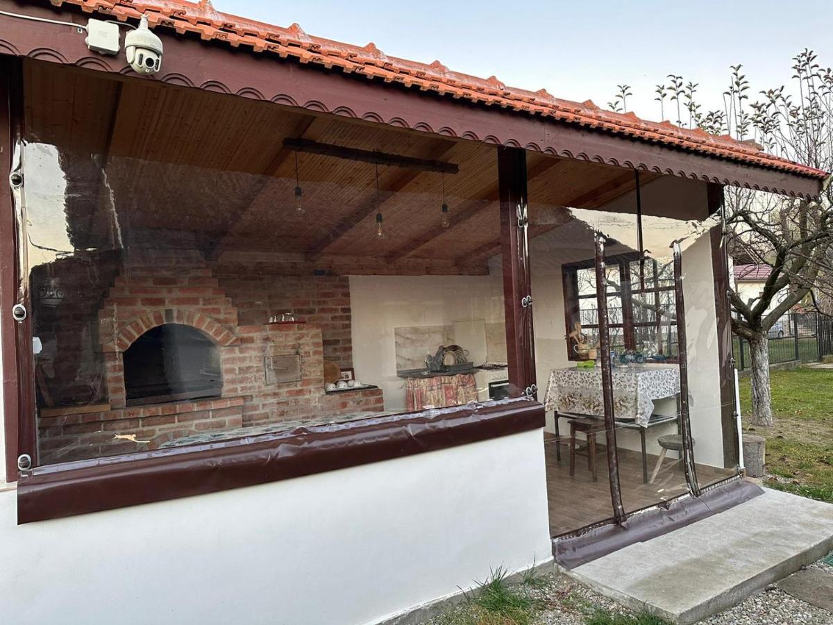 Casa De Vacanta Mirela Novaci-Străini Екстериор снимка