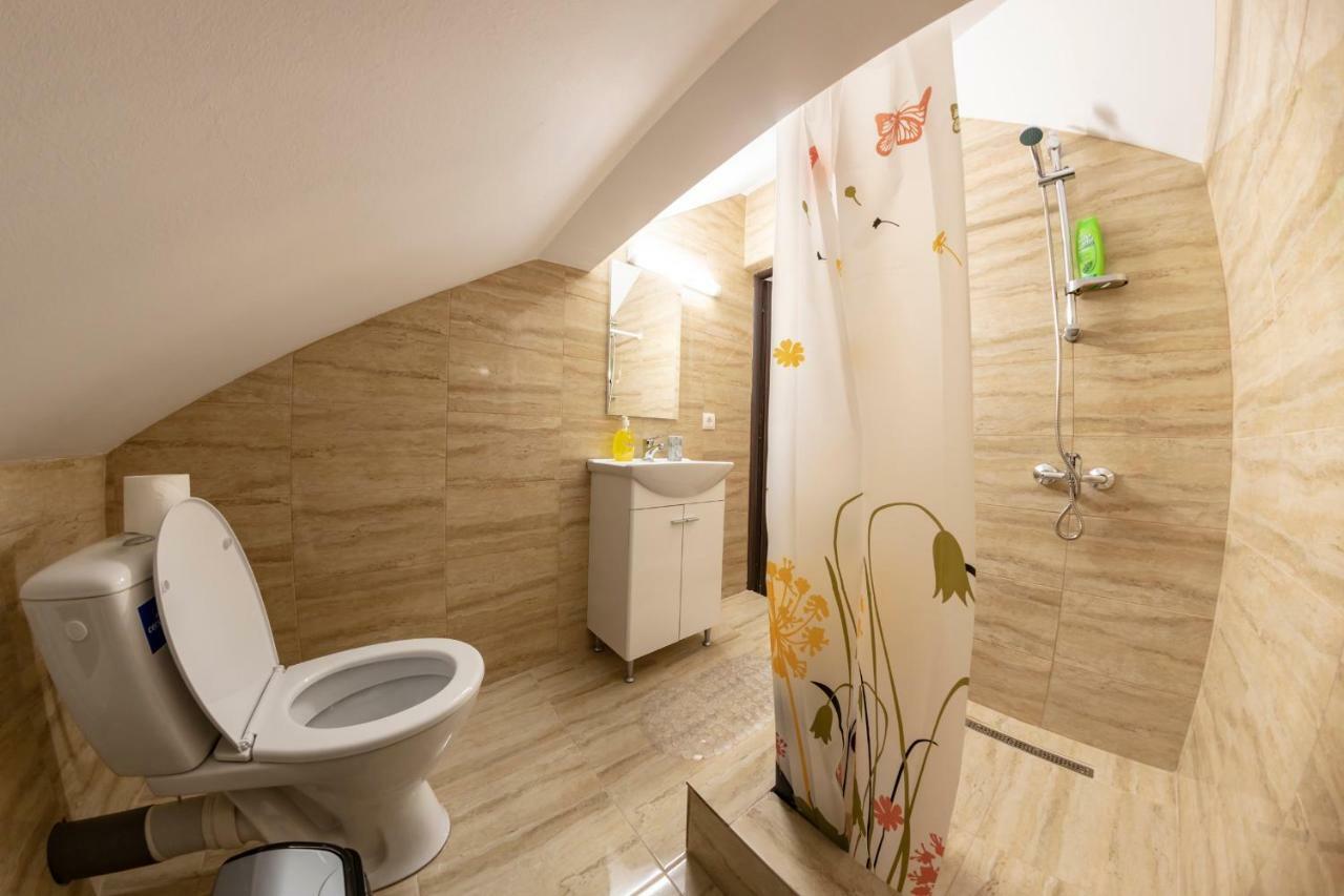 Casa De Vacanta Mirela Novaci-Străini Екстериор снимка